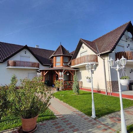 Havasi Vendeghaz Appartement Gyenesdiás Buitenkant foto