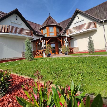 Havasi Vendeghaz Appartement Gyenesdiás Buitenkant foto