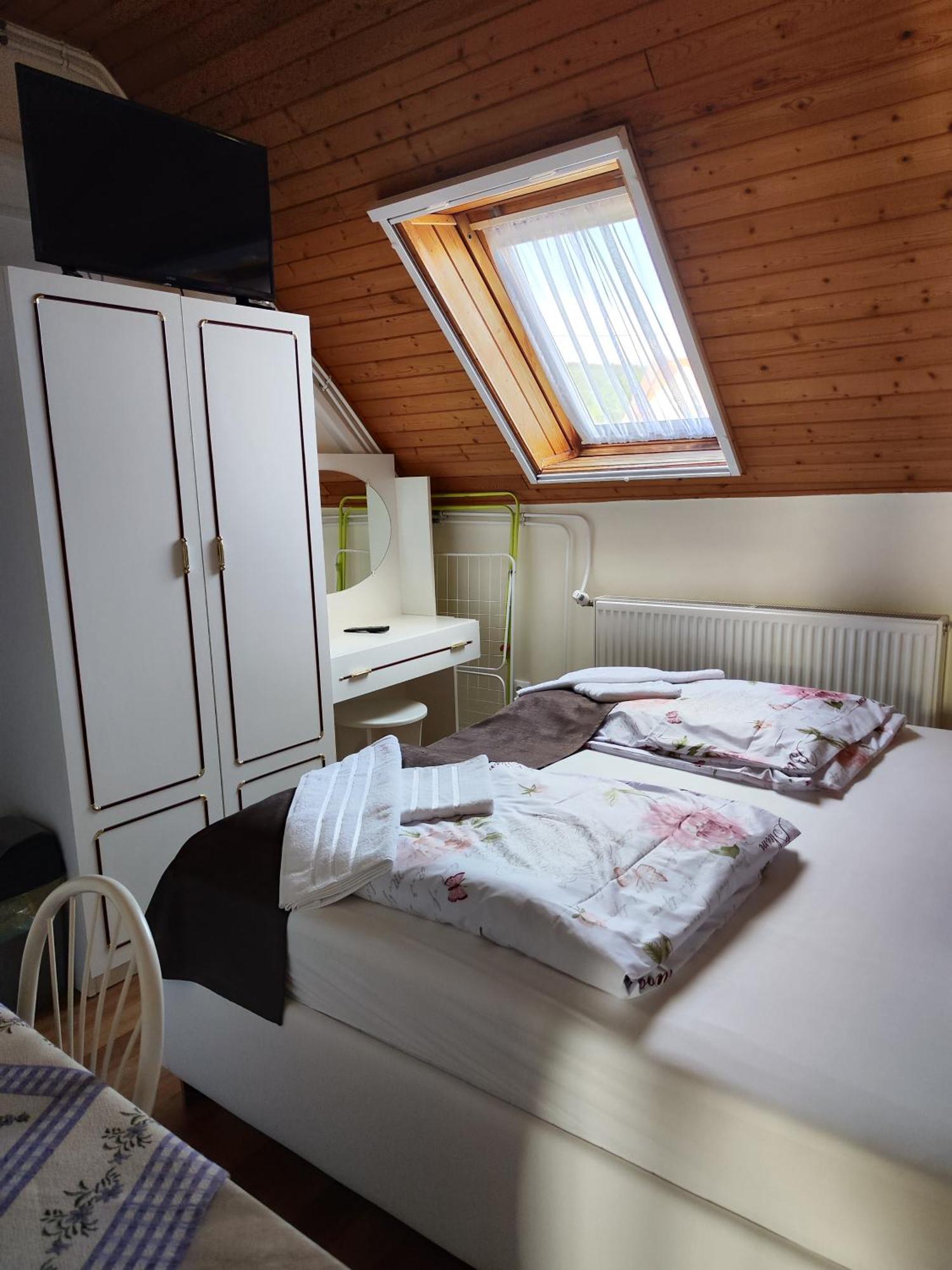 Havasi Vendeghaz Appartement Gyenesdiás Buitenkant foto