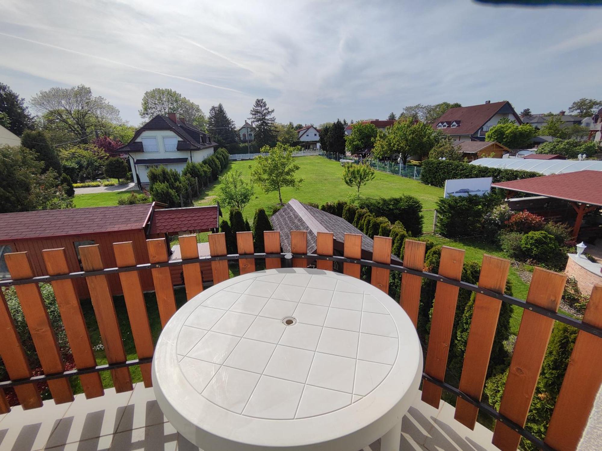 Havasi Vendeghaz Appartement Gyenesdiás Buitenkant foto